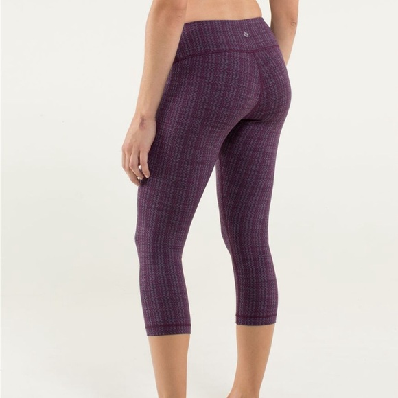 Lululemon Wunder Under Crop - Picture 5 of 5